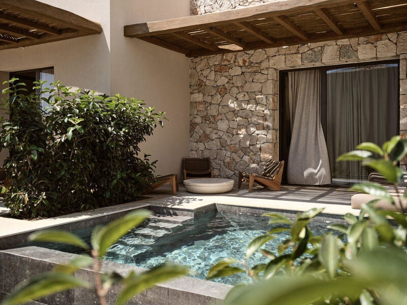 Pierros Verde Private Suites