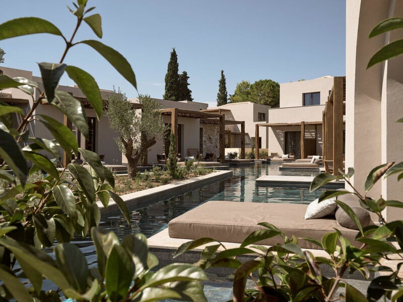 Pierros Verde Private Suites
