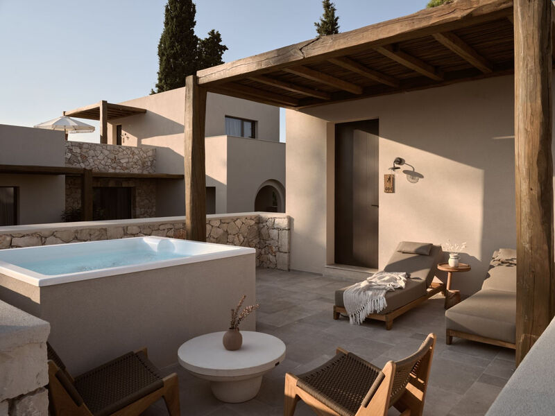 Pierros Verde Private Suites