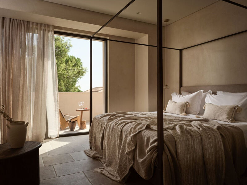 Pierros Verde Private Suites