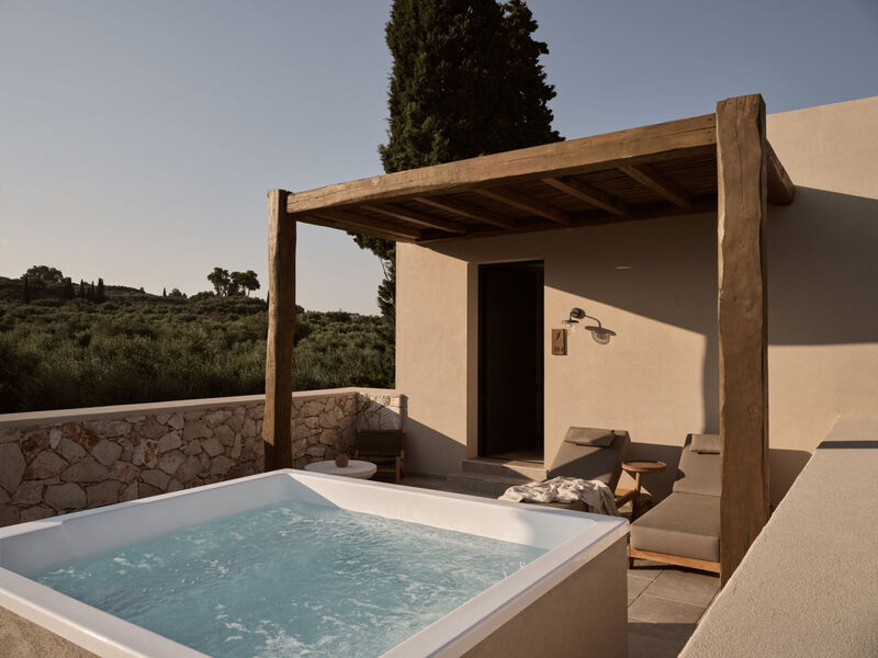 Pierros Verde Private Suites