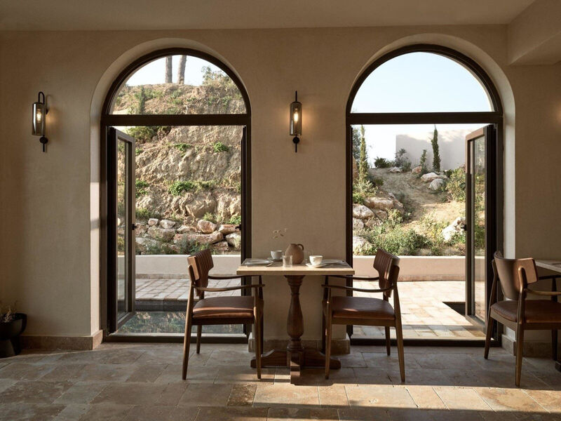Pierros Verde Private Suites