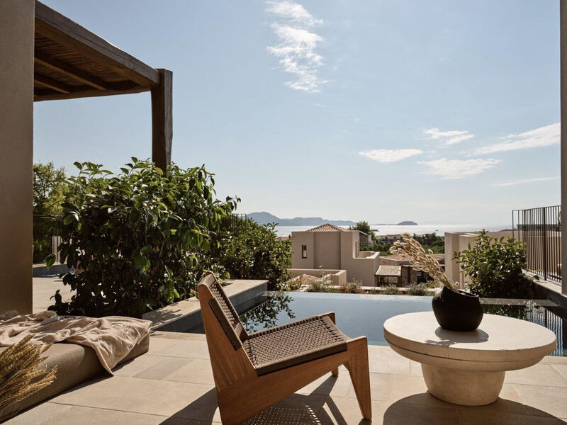 Pierros Verde Private Suites