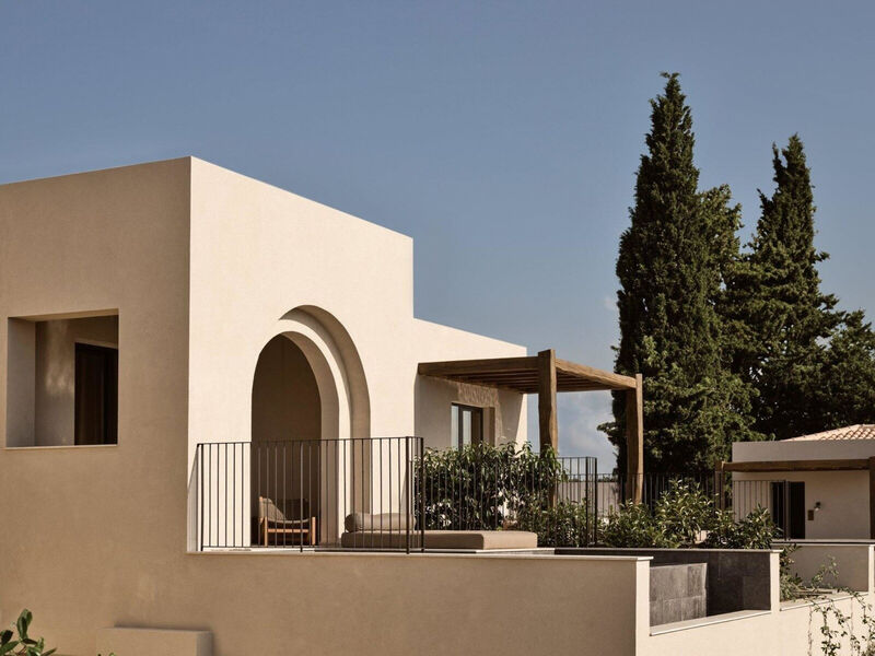 Pierros Verde Private Suites