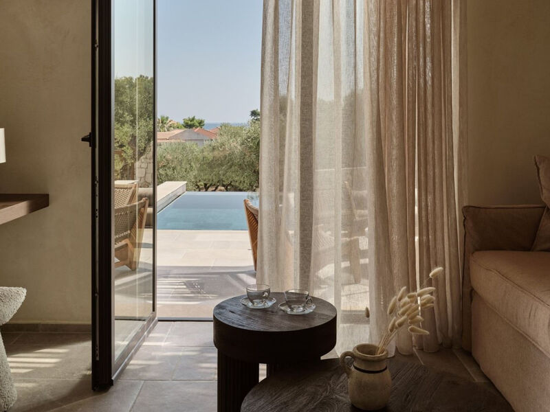 Pierros Verde Private Suites