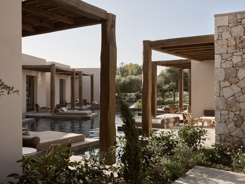 Pierros Verde Private Suites