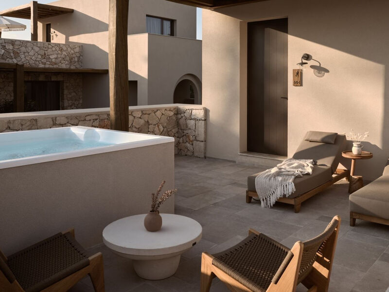 Pierros Verde Private Suites