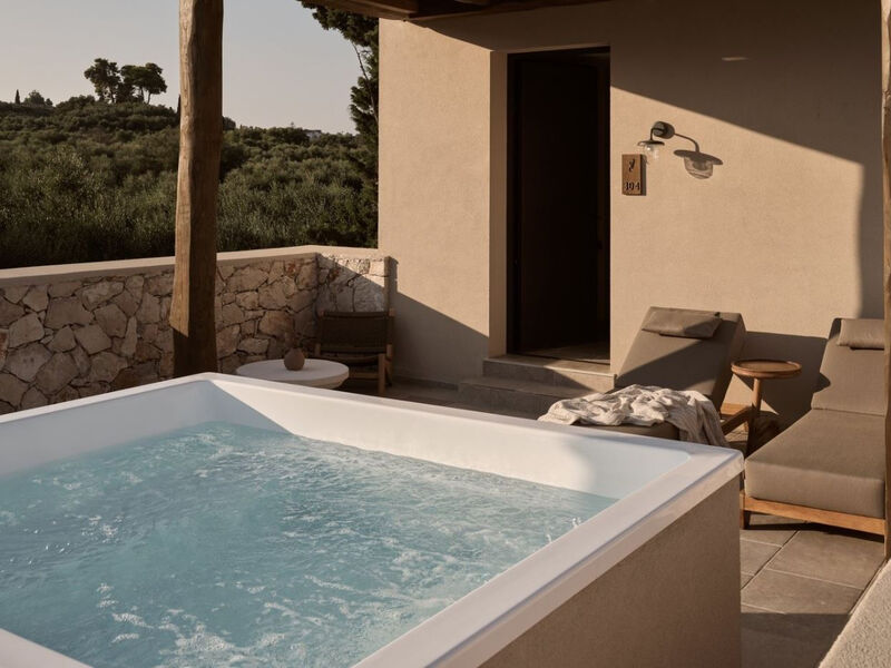 Pierros Verde Private Suites