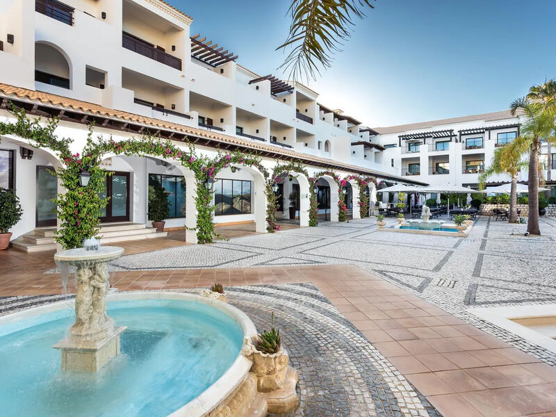 Pine Cliffs Hotel, A Luxury Collection Resort