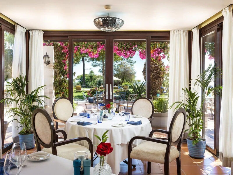 Pine Cliffs Hotel, A Luxury Collection Resort