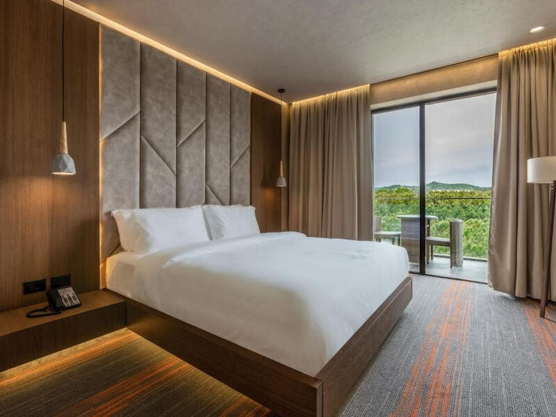 Pinea Resort & Spa