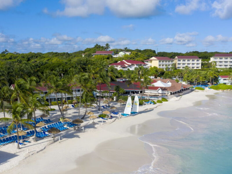 Pineapple Beach Club (Adults Only)