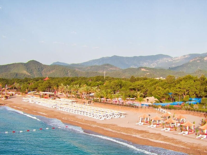 Pirates Beach Club