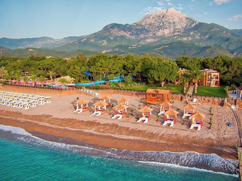 Pirates Beach Club