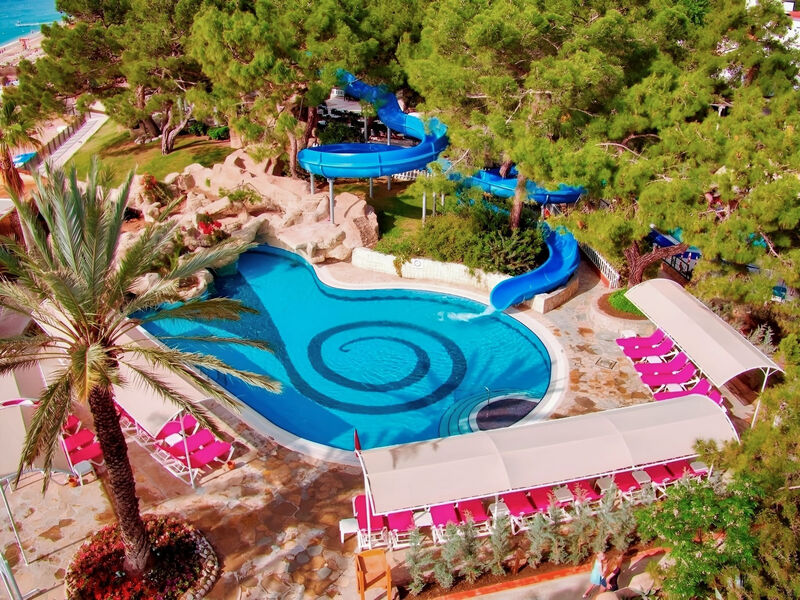 Pirates Beach Club