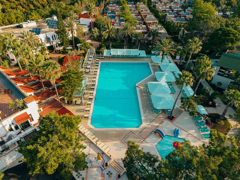 Pirates Beach Club
