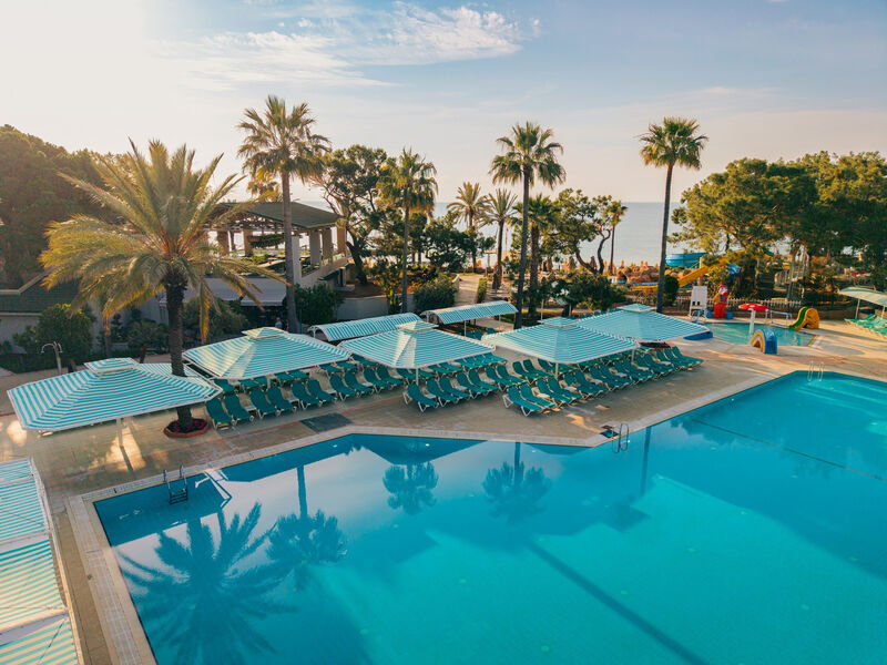 Pirates Beach Club