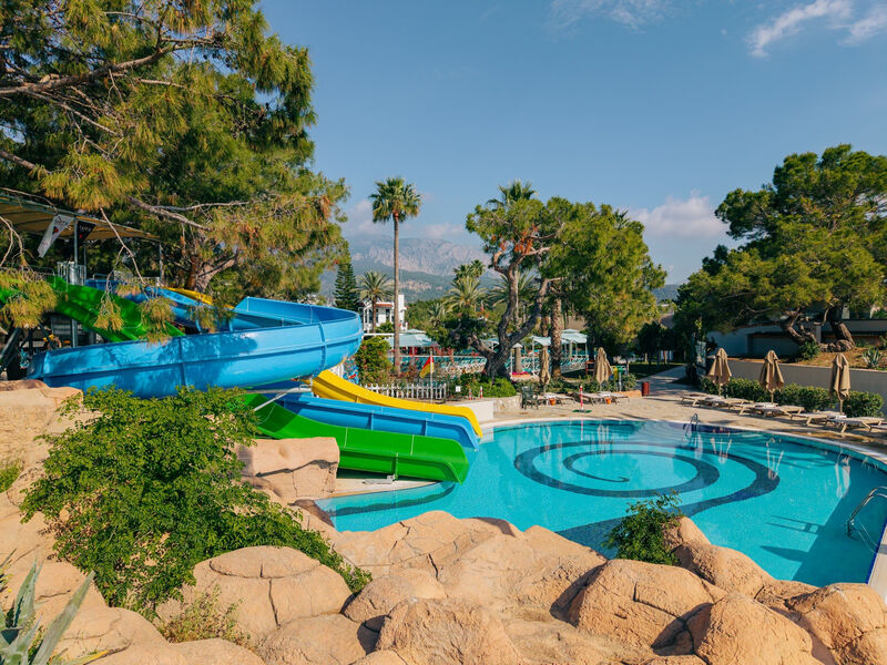 Pirates Beach Club