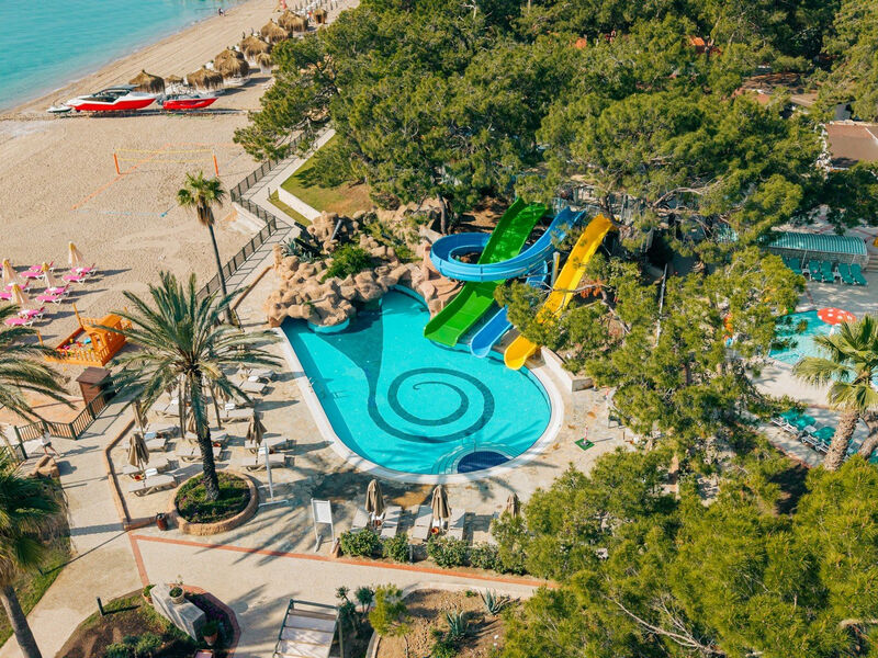 Pirates Beach Club