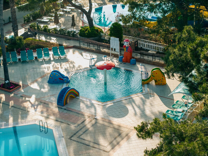Pirates Beach Club