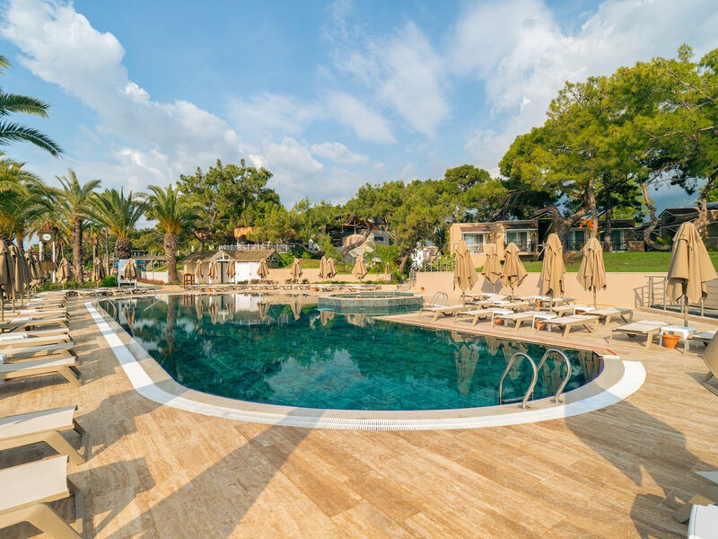 Pirates Beach Club