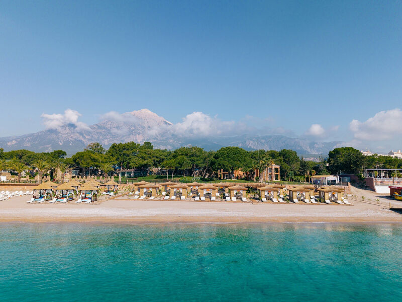 Pirates Beach Club