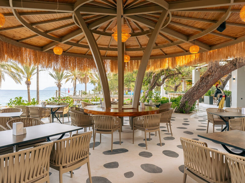 Pirates Beach Club