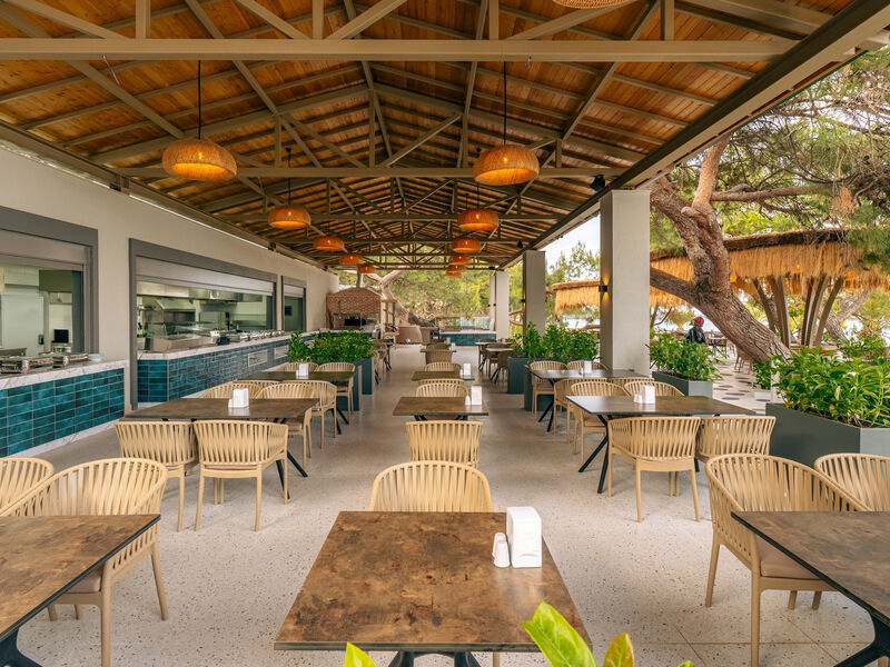 Pirates Beach Club