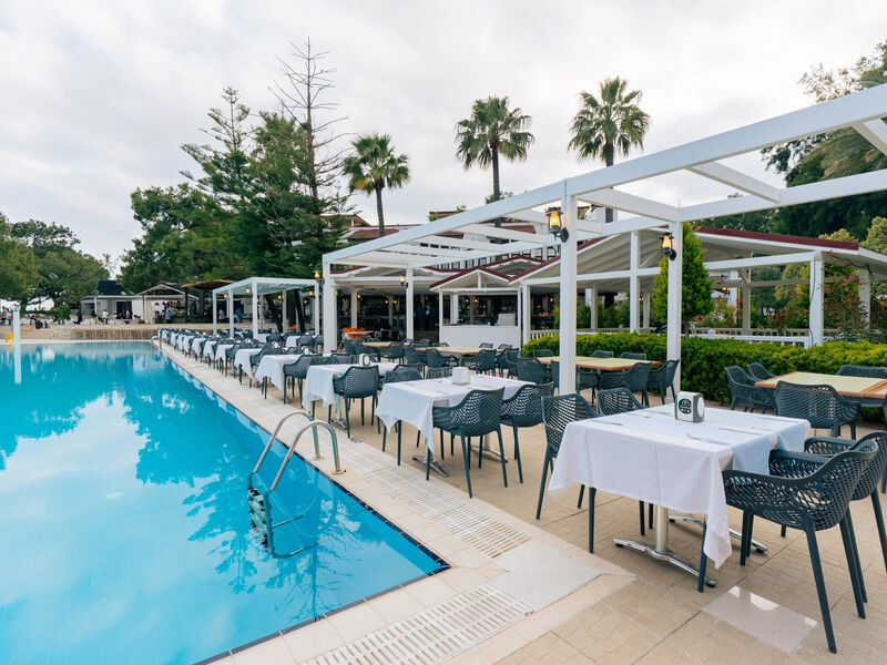 Pirates Beach Club