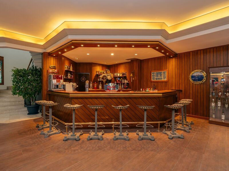 Pirates Beach Club