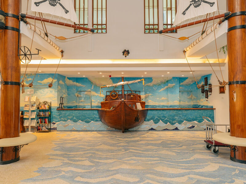 Pirates Beach Club
