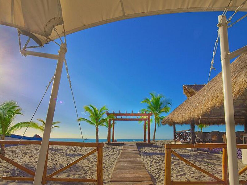 Playa Blanca Beach Resort