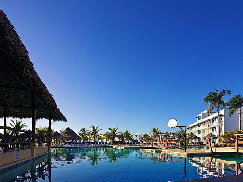 Playa Blanca Beach Resort