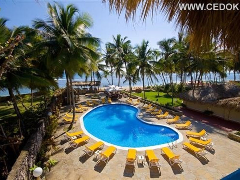 Playa Esmeralda Beach Resort