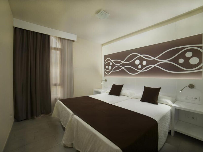 Playa Olid Suites & Apartmány