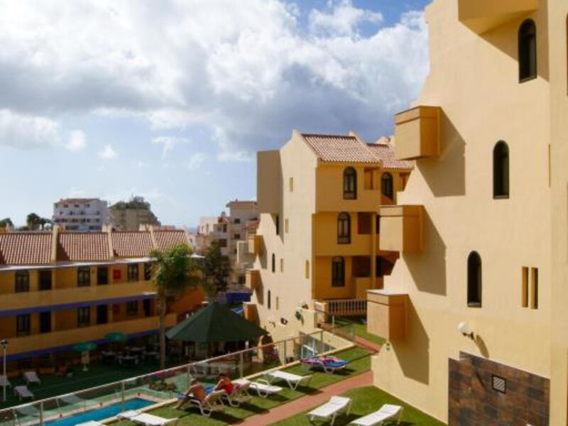 Playa Olid Suites & Apartmány