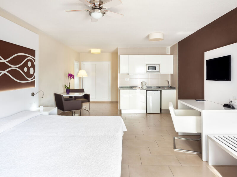 Playaolid Suites And Apartments