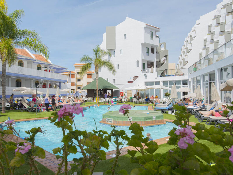 Playaolid Suites And Apartments
