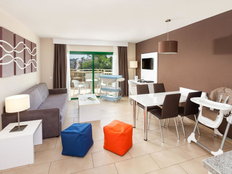 Playaolid Suites And Apartments