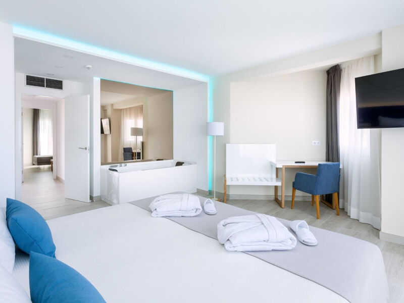 Playaolid Suites And Apartments