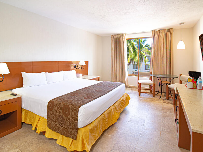 Plaza Pelicanos Club Beach Resort