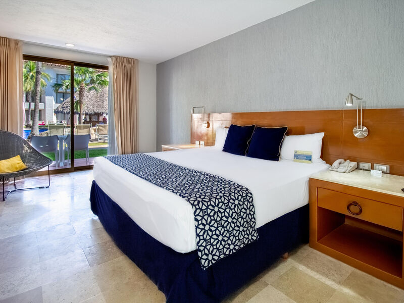 Plaza Pelicanos Club Beach Resort