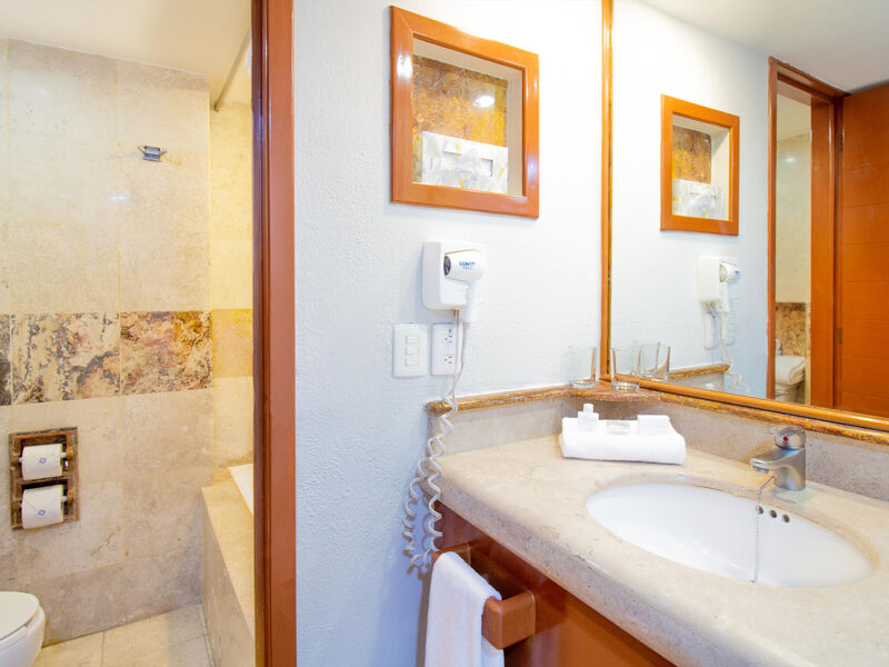 Plaza Pelicanos Club Beach Resort