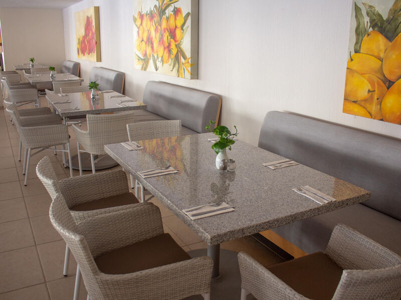 Plaza Pelicanos Club Beach Resort