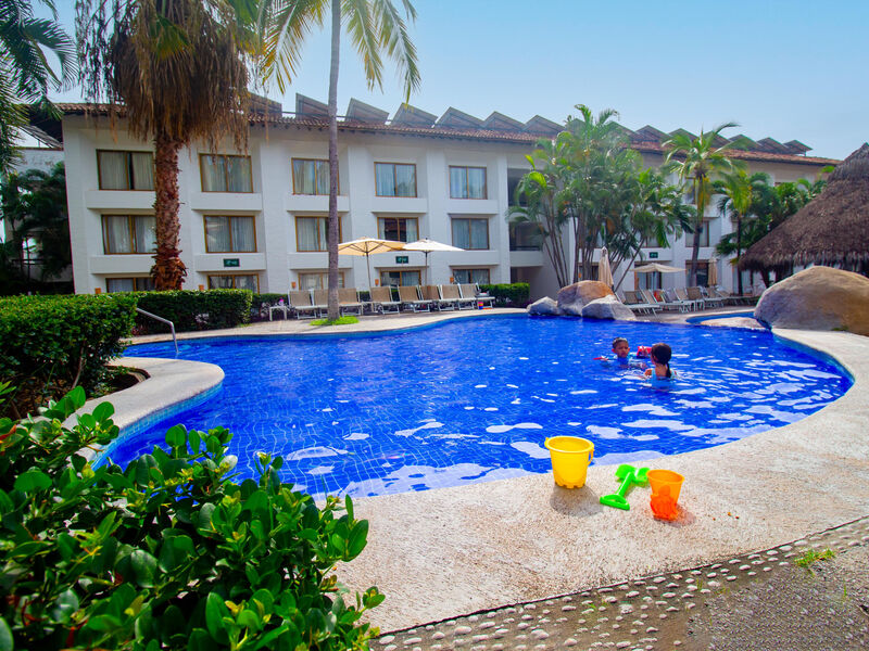 Plaza Pelicanos Club Beach Resort