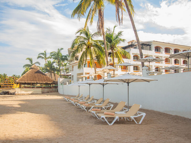 Plaza Pelicanos Club Beach Resort