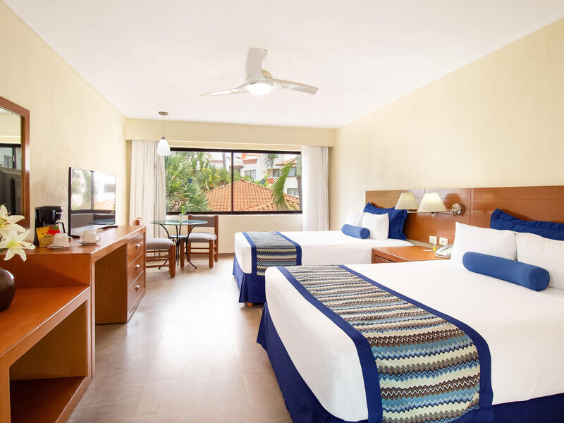 Plaza Pelicanos Grand Resort