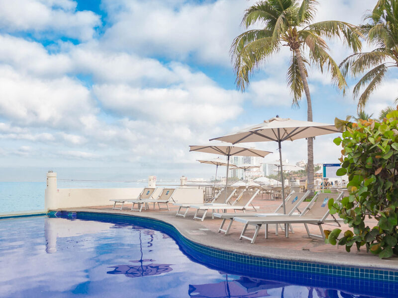 Plaza Pelicanos Grand Resort