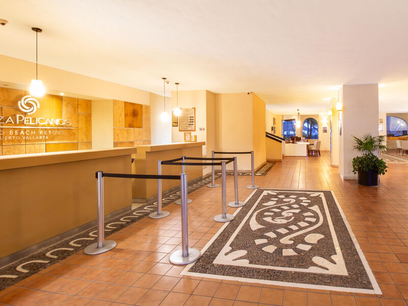 Plaza Pelicanos Grand Resort