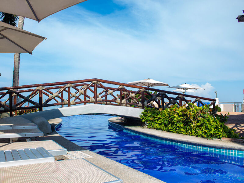 Plaza Pelicanos Grand Resort